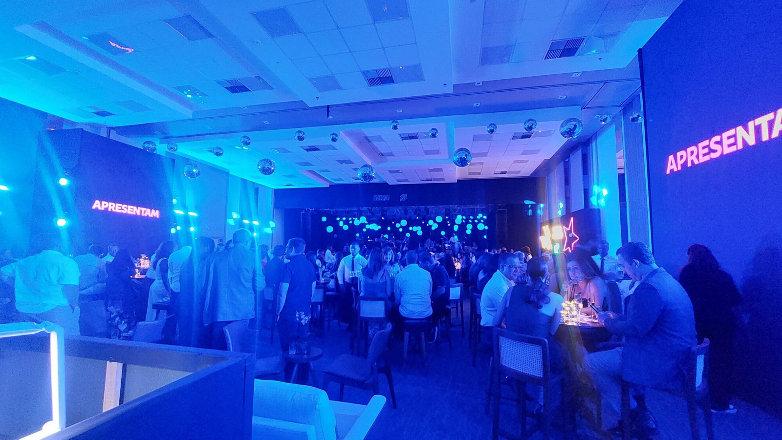 Infraestrutura técnica e sonorização para eventos corporativos em Salvador auditada pela Sanches Produções