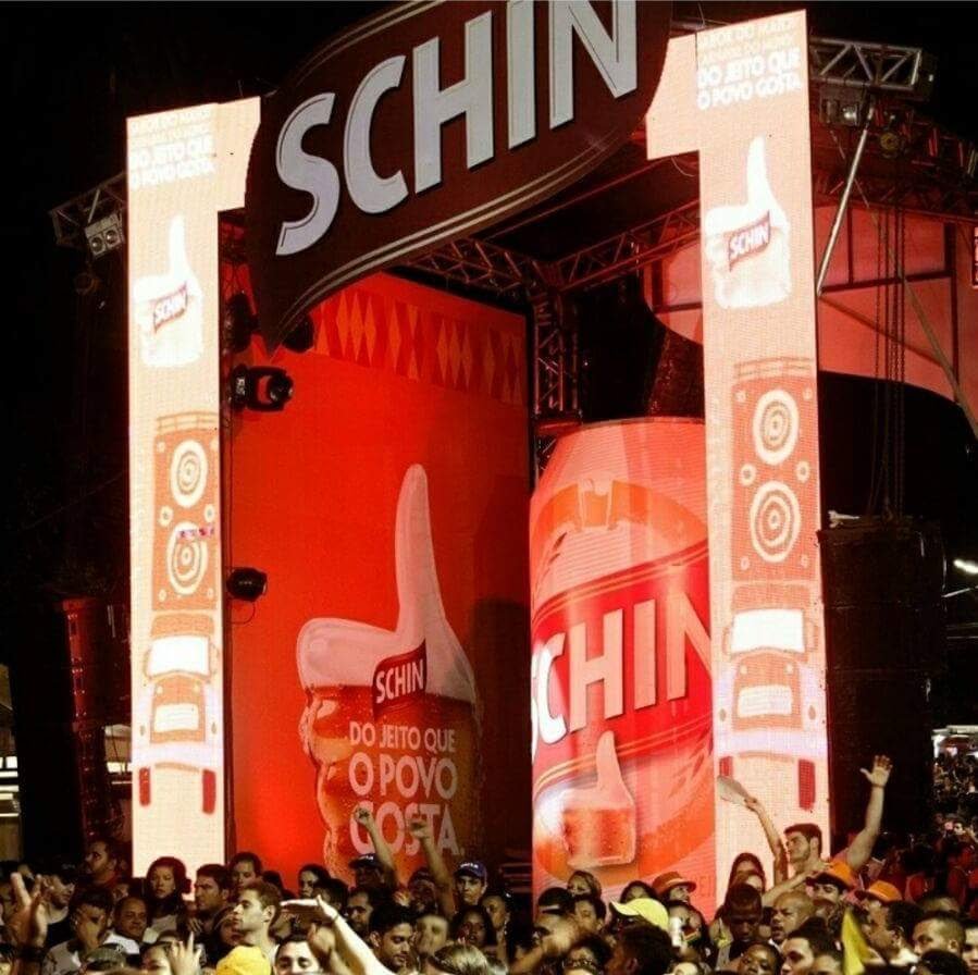 Produção de eventos turnkey em Salvador com cenografia moderna e iluminação de impacto para convenção de vendas